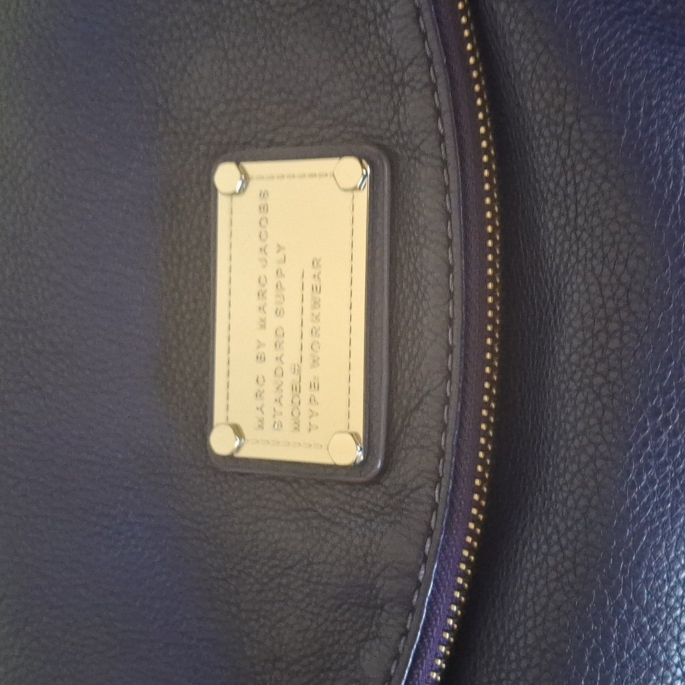 Marc by Marc Jacobs Deep Navy Leather Shoulder Bag with Silver Plaque - Picture 3 of 10